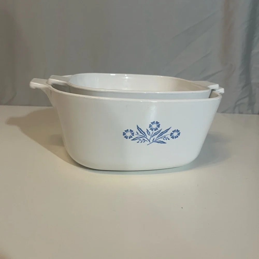 Vintage 1965 Corningware White Baking Dish with Blue Corn Flowers 2 1/2 QT